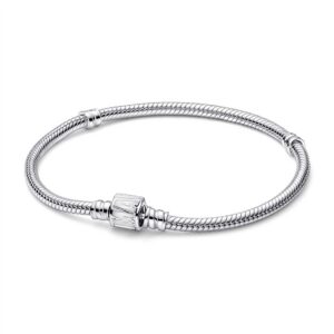 592561C01 Marvel Logo Clasp Snake Chain Bracelet