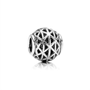 790965 Picking Daisies Openwork Charm